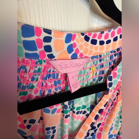Lilly Pulitzer Elsa Silk Blouse – Size S –  Vibrant Tile Wave Print - Picture 4 of 11
